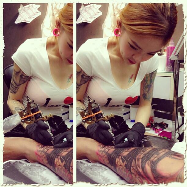 Kenalan yuk gan dengan &quot;Professional Female Tattoo Artis&quot; ~ Si Cantik_Kinki Ryusaki 