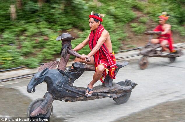 Asli Kren! - Sepeda Kayu Dengan Ukiran Artistik Buatan Suku Igorot, Filipina