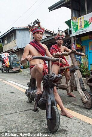 Asli Kren! - Sepeda Kayu Dengan Ukiran Artistik Buatan Suku Igorot, Filipina