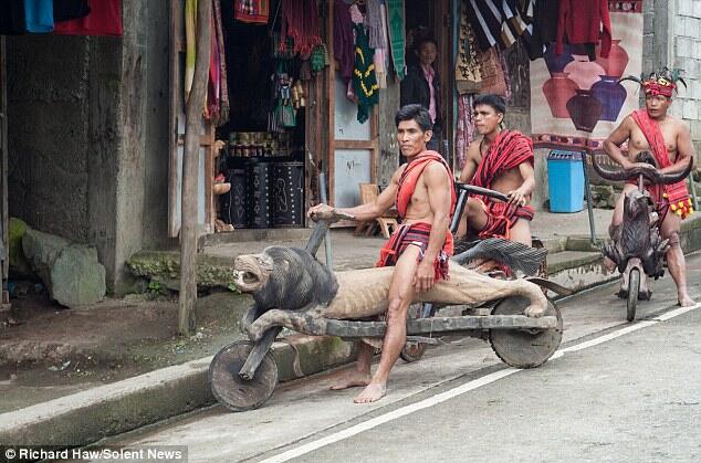 Asli Kren! - Sepeda Kayu Dengan Ukiran Artistik Buatan Suku Igorot, Filipina