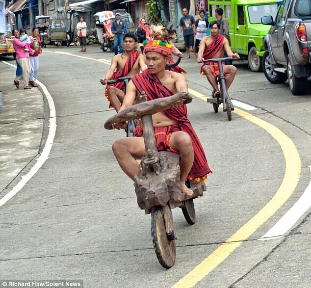 Asli Kren! - Sepeda Kayu Dengan Ukiran Artistik Buatan Suku Igorot, Filipina