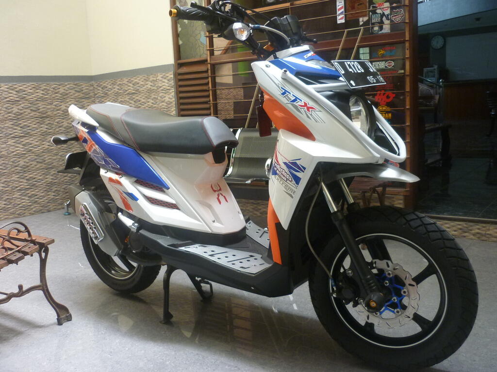 Jual Yamaha X Ride 2013 Biru Putih Mulus Sekali Km Rndah Plat D