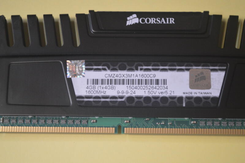 Terjual MURAH RAM DDR3 CORSAIR  VENGEANCE BLACK 4GB 