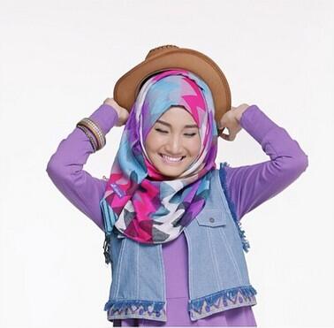 Tetap Stylish Dengan Hijab ( Inspirasi )