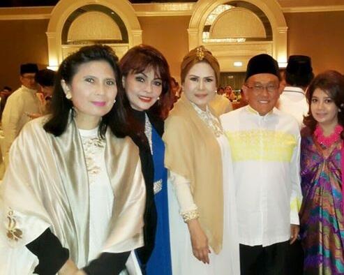 MILF SEXY Wakil Presiden JK Hadiri Buka Bersama Petinggi KMP (aBurizal Bakrie)