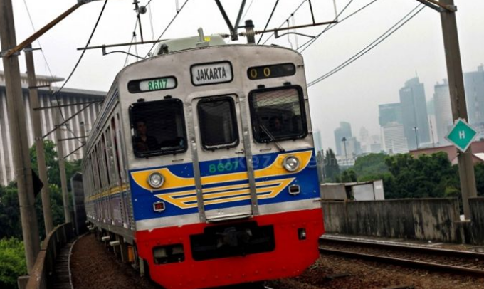 Ahok: Silakan Commuter Line Melintas Sekali dalam 2,5 Menit