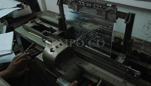 &#91;INDONESIA PUNYA&#93; Mesin Cetak Alquran Braille Satu-Satunya di Dunia Ada di Bandung