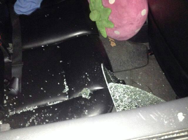 KACA MOBIL SAYA DIPECAHKAN DI RS CAROLUS SALEMBA