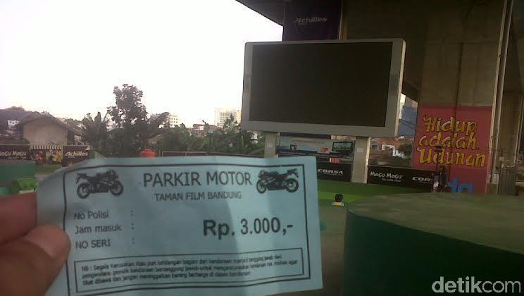 Dear Ridwan Kamil, Warga Keluhkan Tarif Parkir Rp 3 Ribu di Taman Film