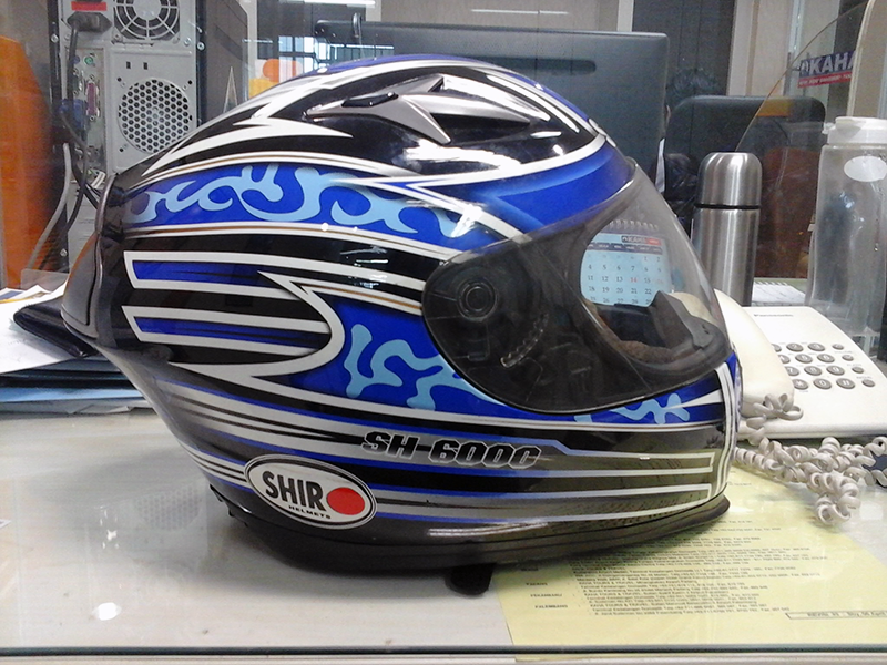 &#91;SHARE&#93; Helm Import dengan merk Antimainstream