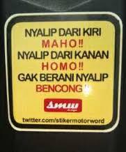 Kumpulan Stiker lucu di spakboardr motor, awas nabrak!