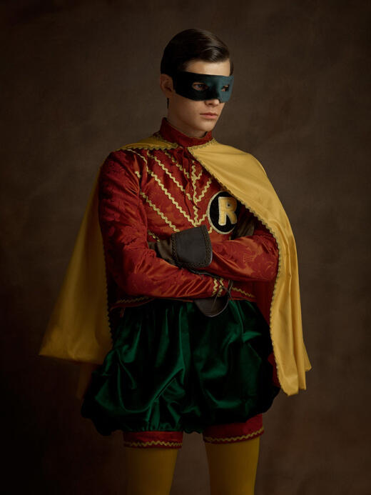 Gaya Superhero Idola Anda Saat Didandani ala Manusia Abad 16