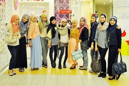Tampil Modis Dengan Hijab