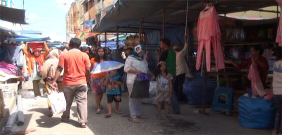 PD Pasar Palembang Melarang PKL Pasar 16 Ilir Berjualan Di Badan Jalan