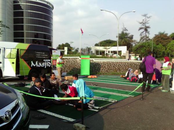 &#91;Keren Gansis&#93; &quot;Masjid Mobile&quot;, Inovasi Baru Tempat Shalat di Bandung