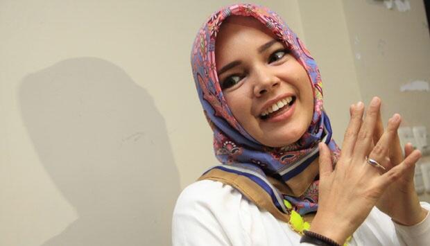 Cerita Dramatis Dewi Sandra Saat Ia Menantang Tuhan