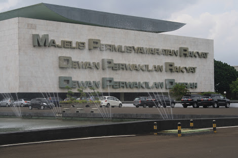 ANDAI AKU JADI PERSIDEN