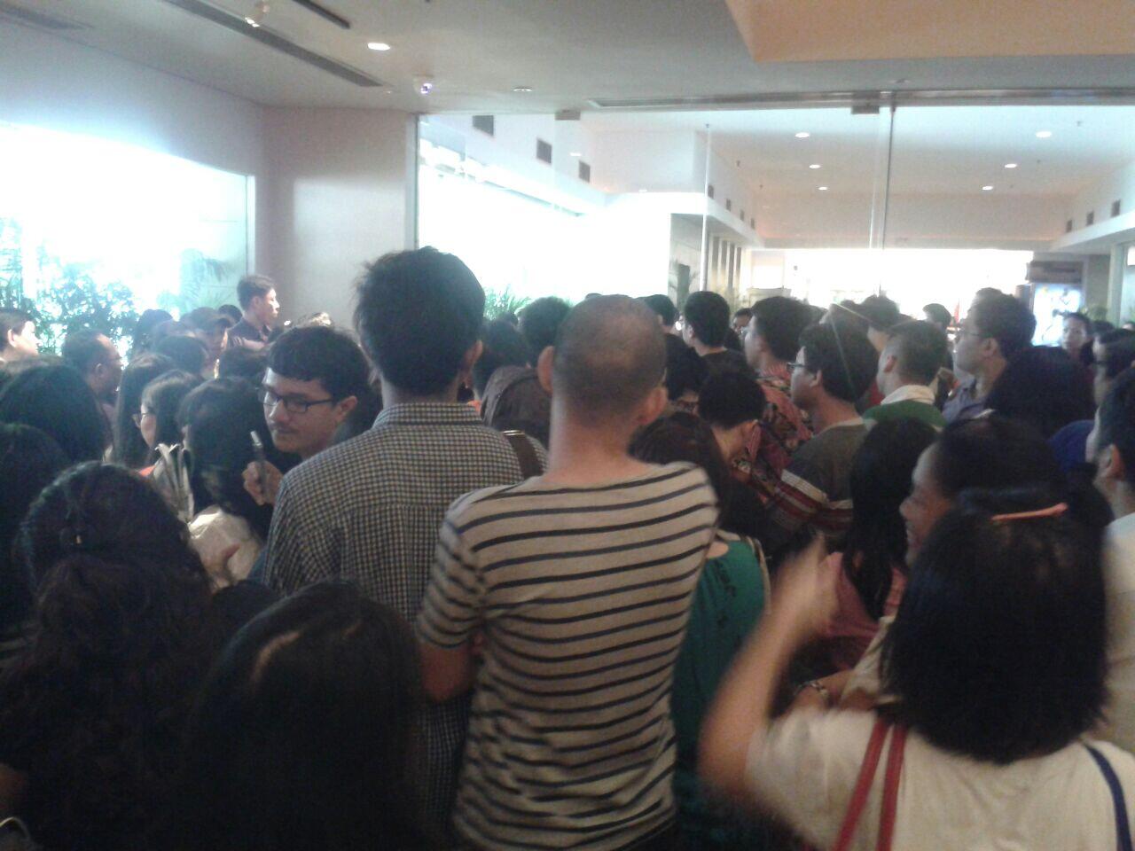 RUSUH DI ULANG TAHUN KOMPAS KE 50 DI KELAPA GADING