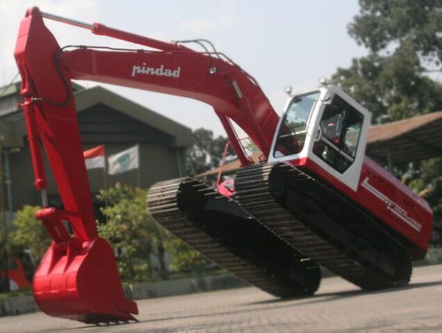 Pindad akan kembangkan Excavator buatan dalam negeri.