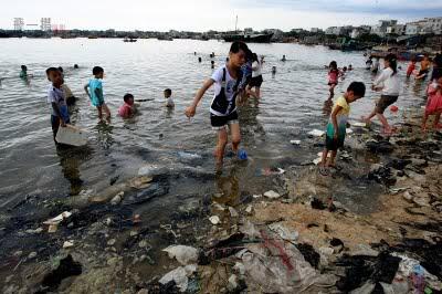 Kolam renang China, terpadat dan terjorok di dunia.???