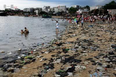 Kolam renang China, terpadat dan terjorok di dunia.???