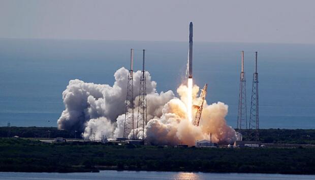 Roket NASA Dragon SpX-7 Meledak di Udara