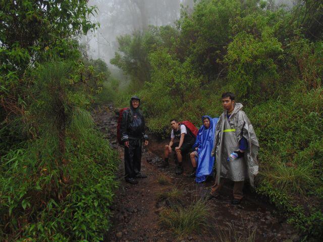 &#91;CatPer&#93; Menaklukan puncak Ogal Agil Mt. Arjuno 3339 Mdpl