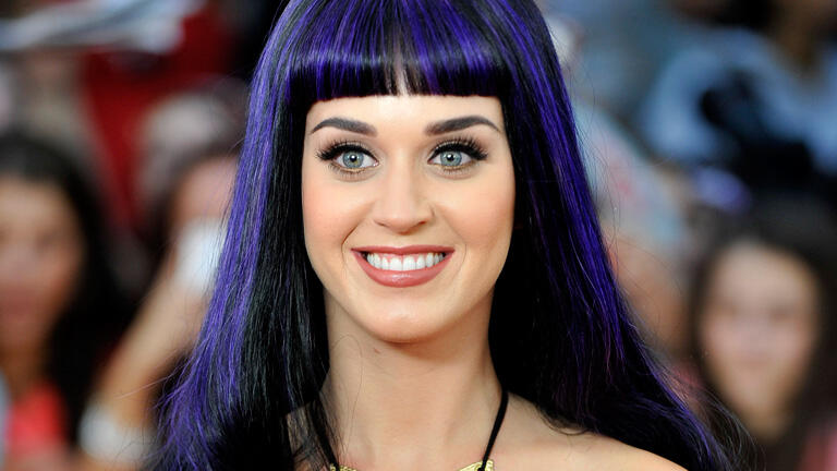 Katy Perry Menjadi Penyanyi Dengan Penghasilan Terbesar di Tahun 2015