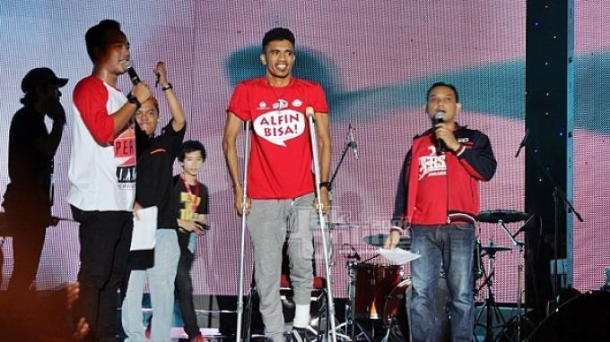 &#91;Setali tiga uang&#93;PSSI dan Kemenpora Berlomba Bantu Alfin Tuasalamony