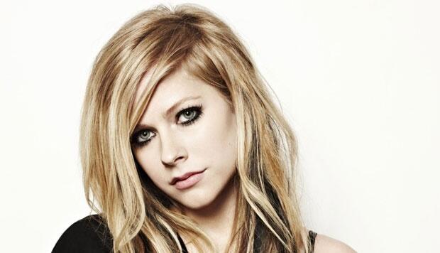 &#91;Kabar Duka&#93; Avril Lavigne Lumpuh Sejak Oktober 2014 Karena Digigit Kutu