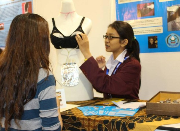&#91;PIC UNCENSORED&#93; Siswi SMA {Devika&#93; Bikin &quot;Smart Bra&quot; 