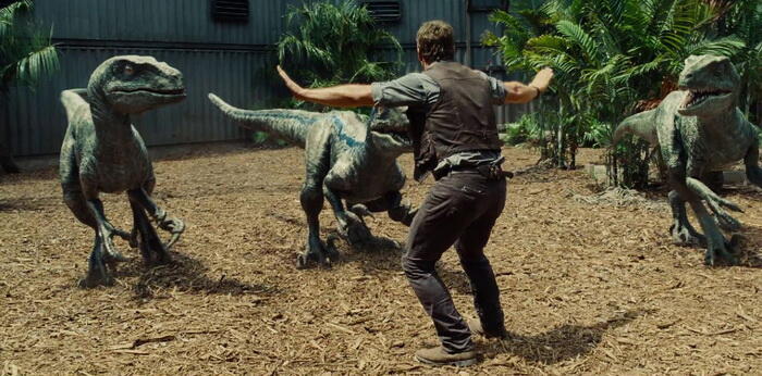 Aksi Chris Pratt di Jurassic World Ditiru Para Penjaga Kebun Binatang!