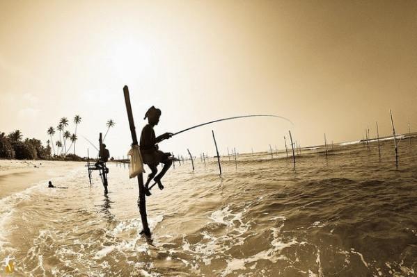 Berani Mencoba?! Cara Memancing Ikan Ala Orang Sri Langka &#91;PICT&#93;