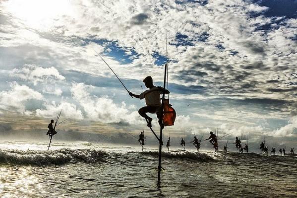 Berani Mencoba?! Cara Memancing Ikan Ala Orang Sri Langka &#91;PICT&#93;