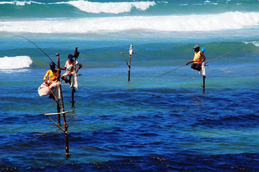 Berani Mencoba?! Cara Memancing Ikan Ala Orang Sri Langka &#91;PICT&#93;