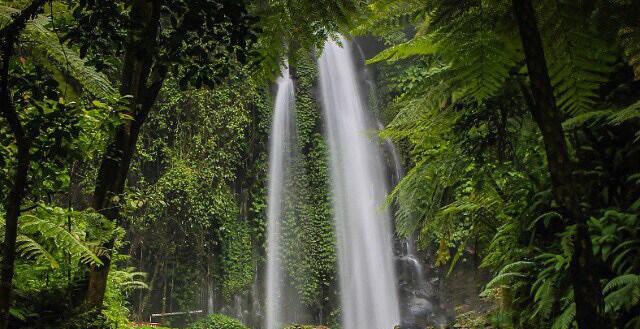 Yang suka Travelling masuk, Air Terjun Indonesia yang Jarang Dikunjungi Orang