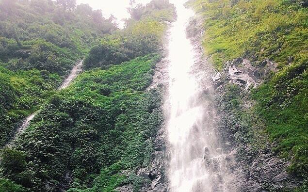 Yang suka Travelling masuk, Air Terjun Indonesia yang Jarang Dikunjungi Orang