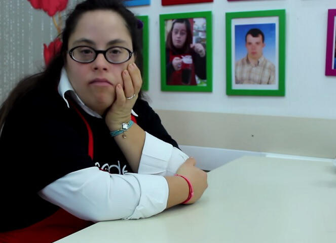 Keren, Kafe Ini Hanya Merekrut Pekerja Dengan Down Syndrome