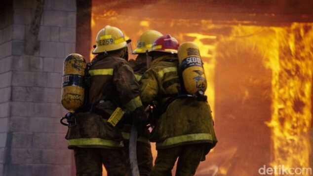 Gedung Penyimpanan Barang Sitaan KPK di Tangerang Terbakar