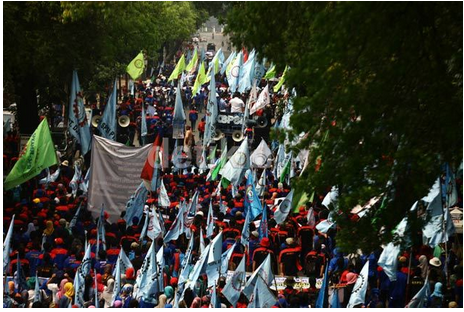&#91;UcratUcrit&#93;Demo di Batam Bikin Perusahaan Asing Hengkang, Jokowi Kerahkan BIN