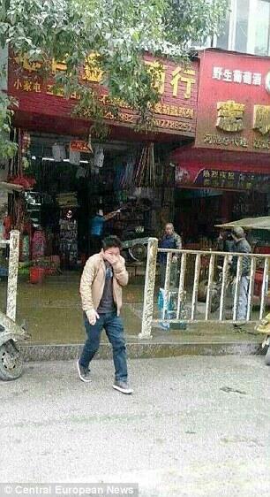 &#91;Berita Tai&#93; Mobil Penyedot WC Meledak, Pejalan Kaki Berlumur Tai