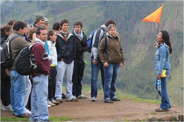 Mau Jadi Tour Guide Professional? Ayo Dapatkan Sertifikasi dan Lisensinya!