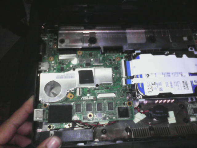 ask-minta tolong gan asus eeepc stuck di logo asus nggak bisa masuk bios