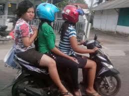 Kalo ketemu mereka di jalan,segeralah menyalip !!! (fast rider only) 