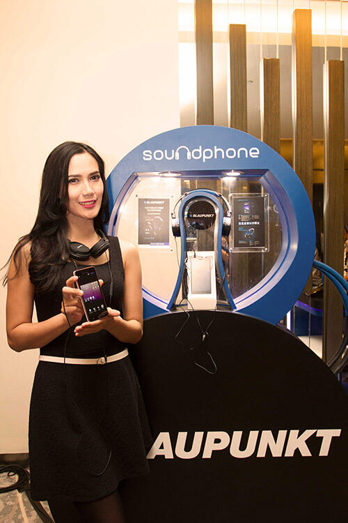 BLAUPUNKT Luncurkan Soundphone SONIDO J1 Yang Dibekali Dengan Headphones BP-102