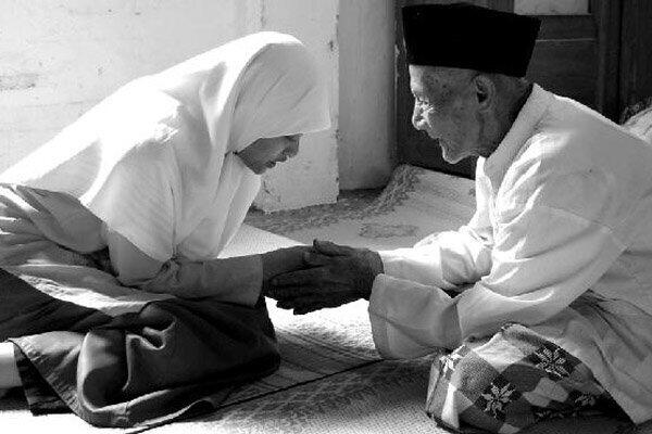 Cara Sungkem yang Baik dan Benar