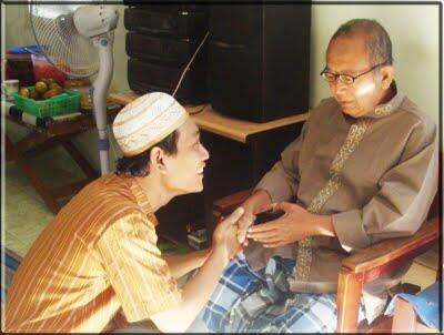 Cara Sungkem yang Baik dan Benar