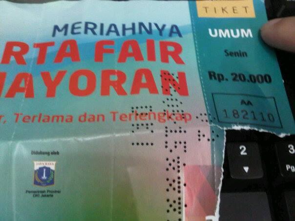 Counter Resmi Telkomsel Di depan gate D selama even PRJ menjual paket expired