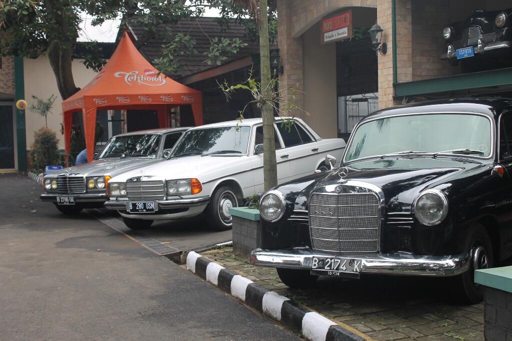 MUSEUM CLASSIC CAR DI CIKUNIR, BEKASI