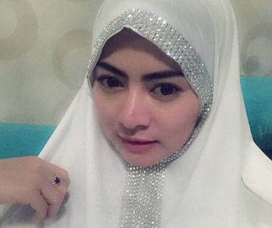 &#91;SURAM&#93; Vitalia Sesha, Lepas dari Fathanah Kini Pesta Narkoba